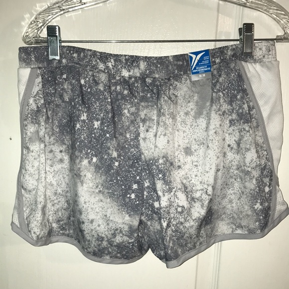 Old Navy Active Shorts - Picture 4 of 6